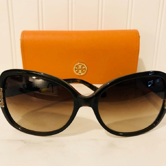 Tory Burch Accessories - NWOT Authentic Tory Burch Sunglasses
